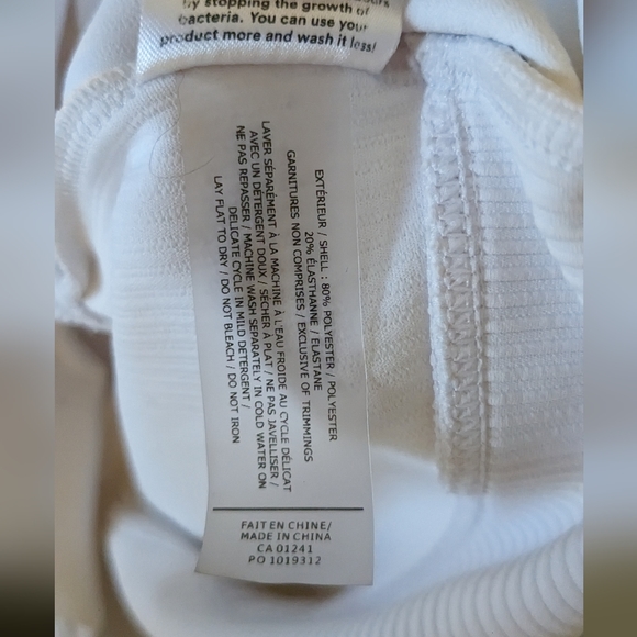 Simons twist front crop white ribbed workout top - Picture 2 of 6